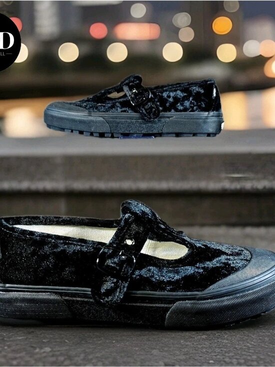 VANS Style 93 Mary Janes Black Crushed Velvet Shoes VN0A3XTJBMA - Women's Sz 9.5 - Picture 1 of 13